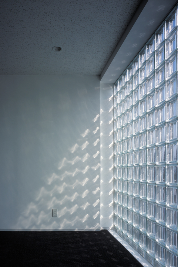 2005 ガラスブロック乾式工法、日本電気硝子　Dry Construction System of Glass Block Wall, Nippon Electric Glass Co., Ltd.
